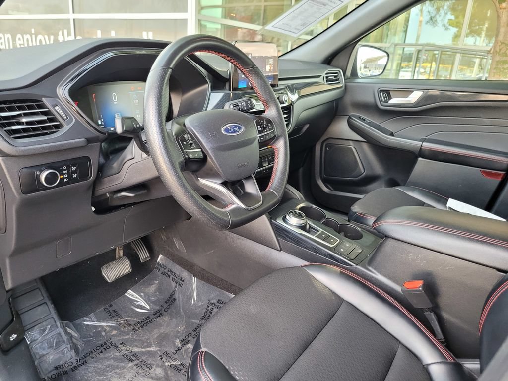 Used 2025 Ford Escape ST-Line FWD image 10