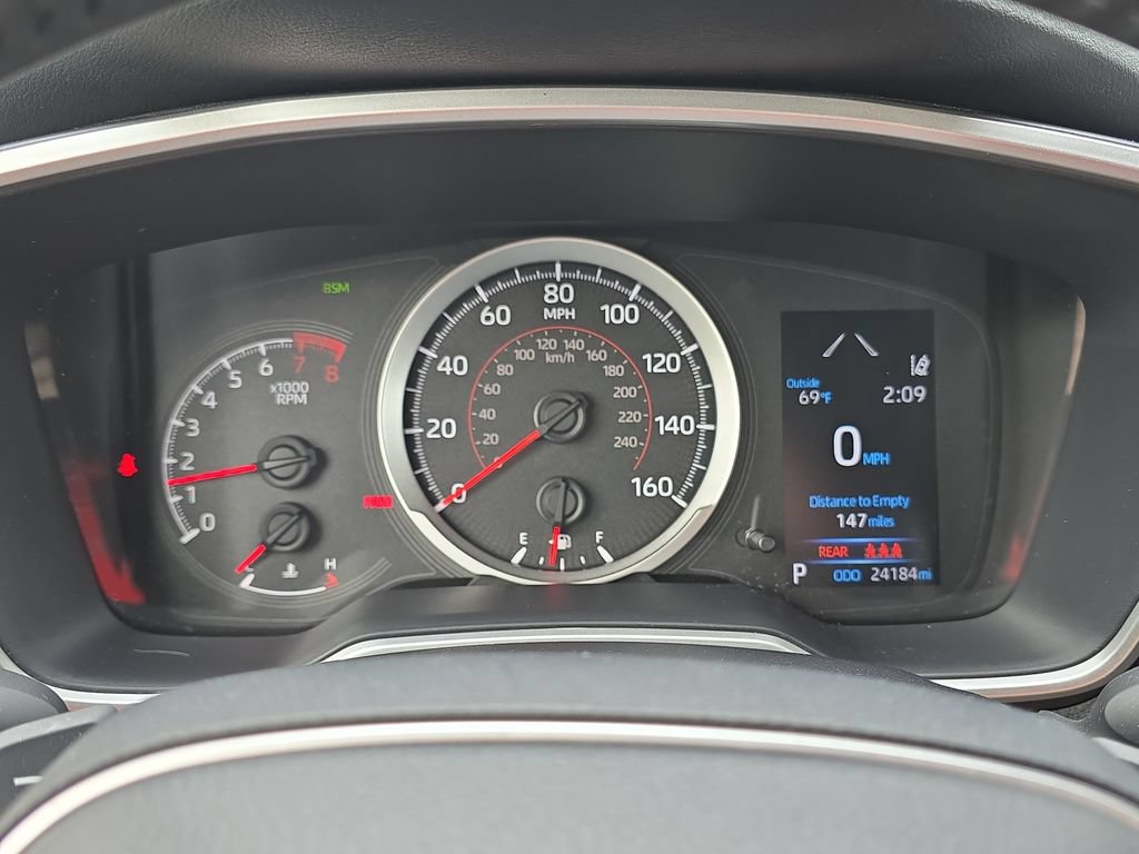 Used 2021 Toyota Corolla SE w/ SE Preferred Package FWD image 21