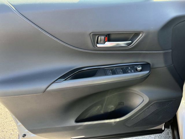 Used 2021 Toyota Venza LE AWD/4WD image 30