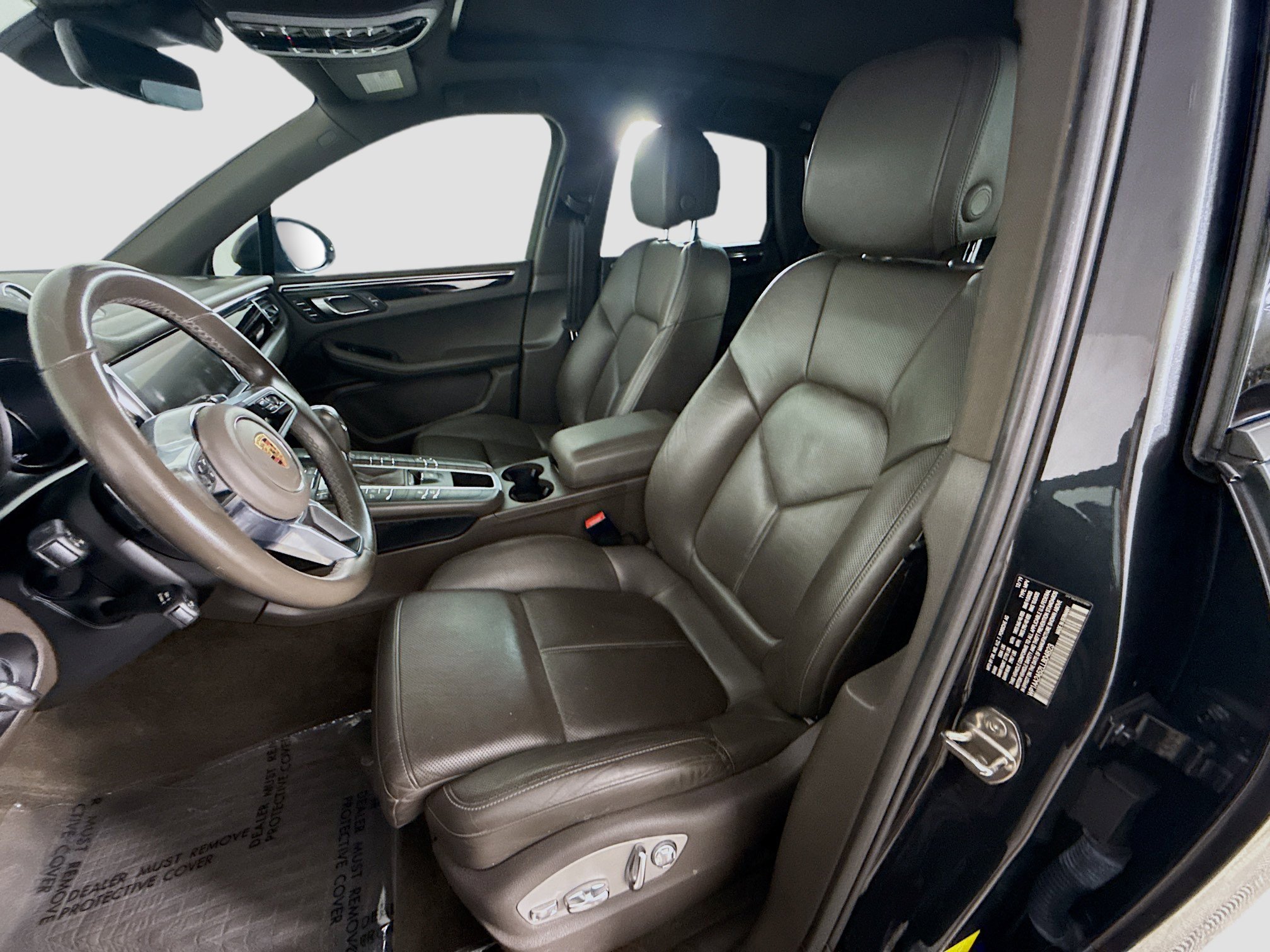 Used 2020 Porsche Macan image 21