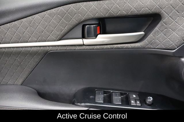 Used 2025 Toyota Camry XLE image 16