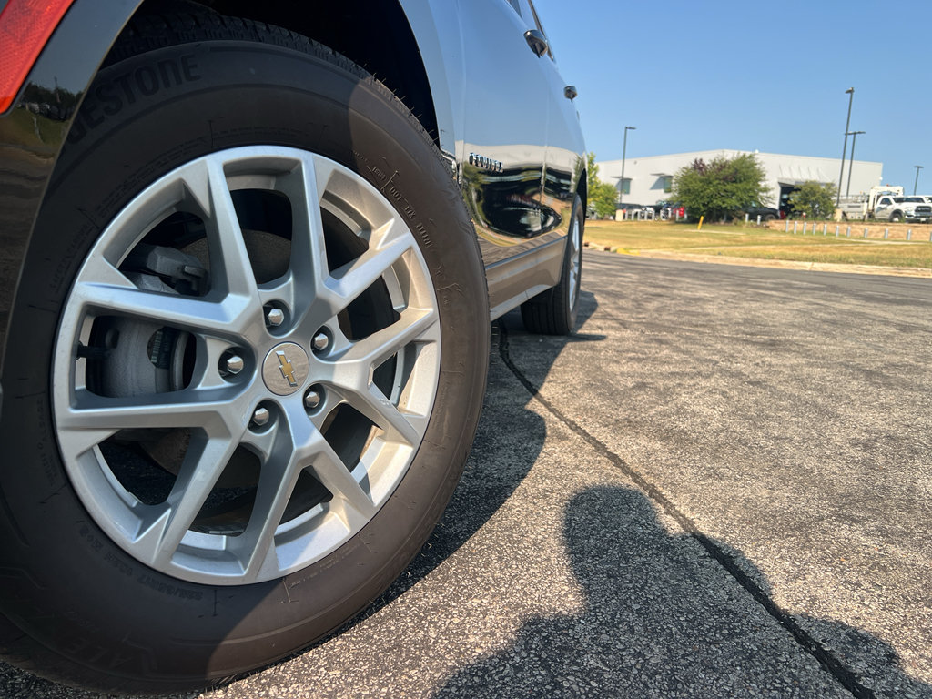 Used 2024 Chevrolet Equinox LT w/ LPO, Floor Liner Package AWD/4WD image 9
