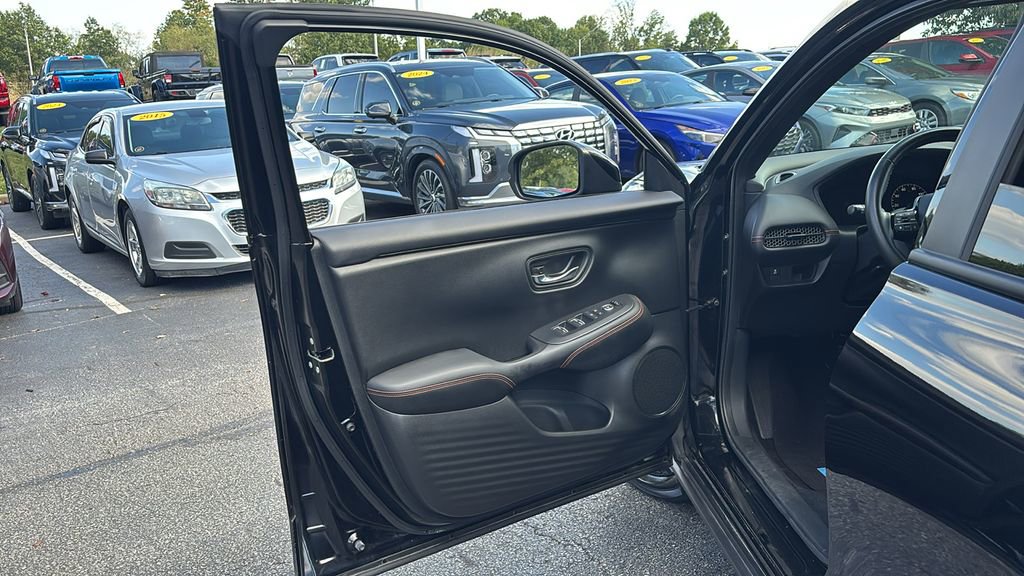 Used 2023 Honda HR-V Sport image 11