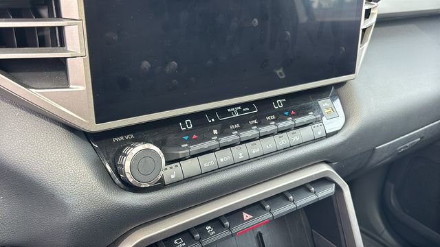 Used 2025 Toyota Sequoia SR5 w/ SR5 Premium Package AWD/4WD image 23