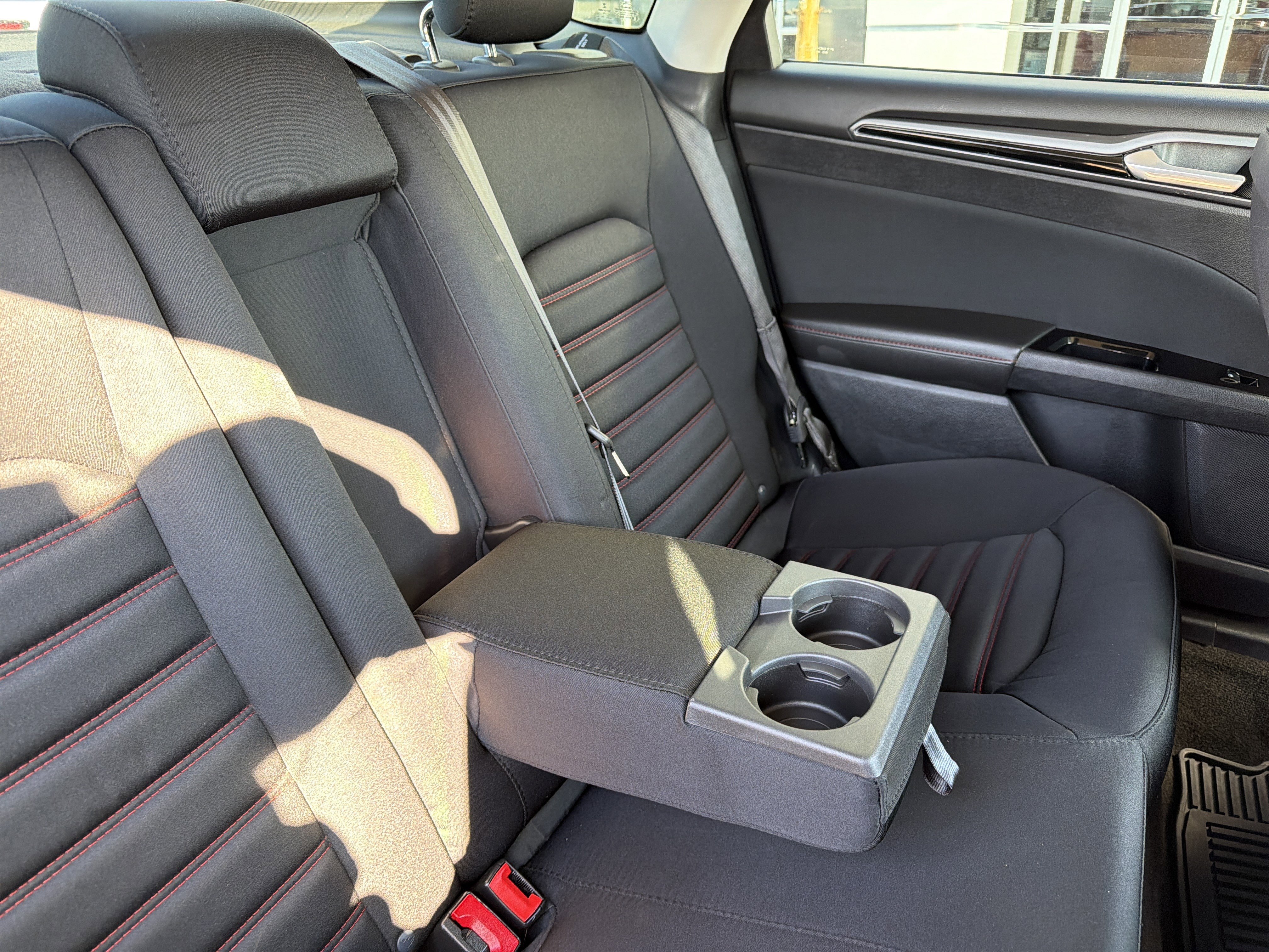 Used 2014 Ford Fusion SE image 11