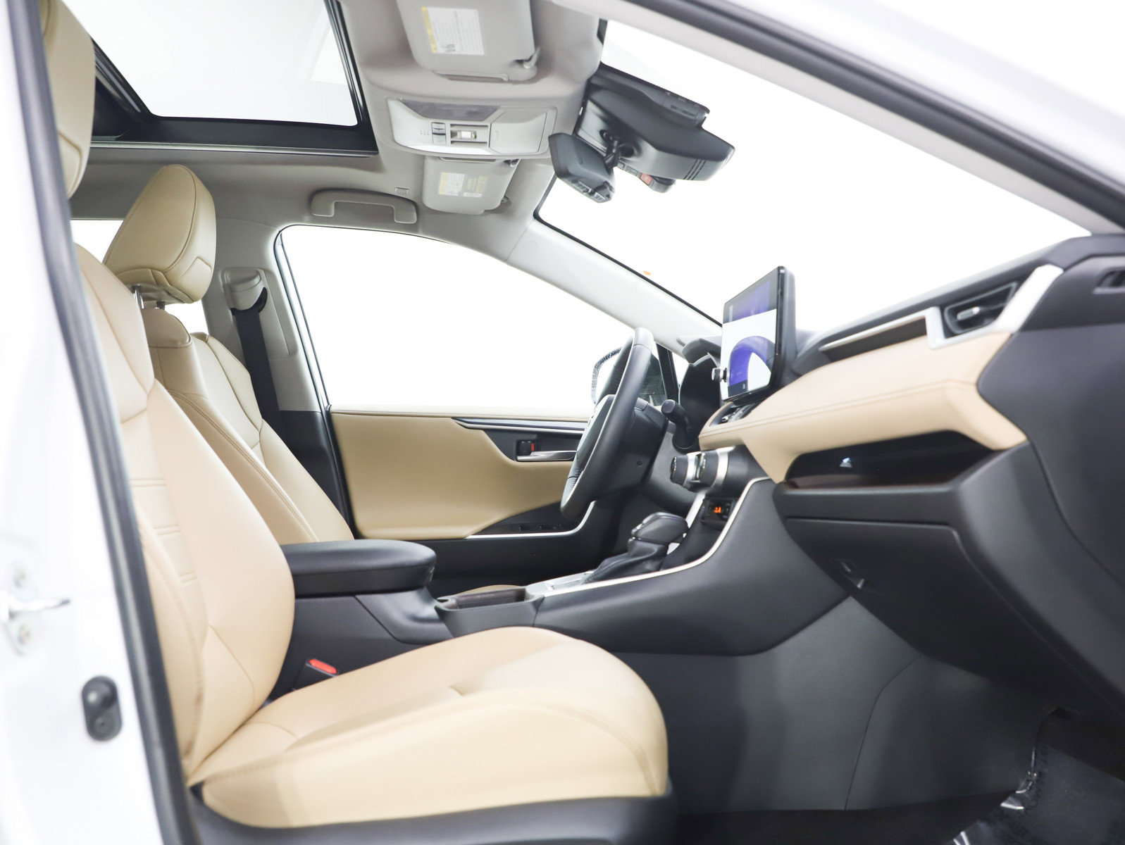 Used 2024 Toyota RAV4 Limited w/ Advanced Technology Package image 11