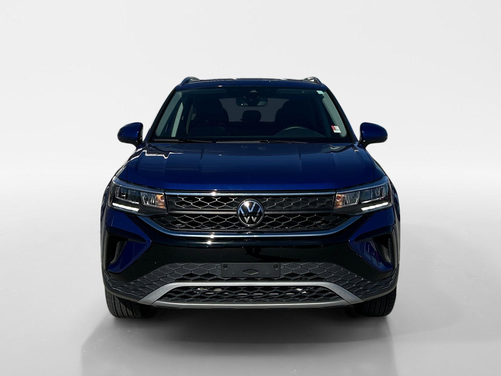 Certified 2024 Volkswagen Taos SE w/ Panoramic Sunroof Package image 18