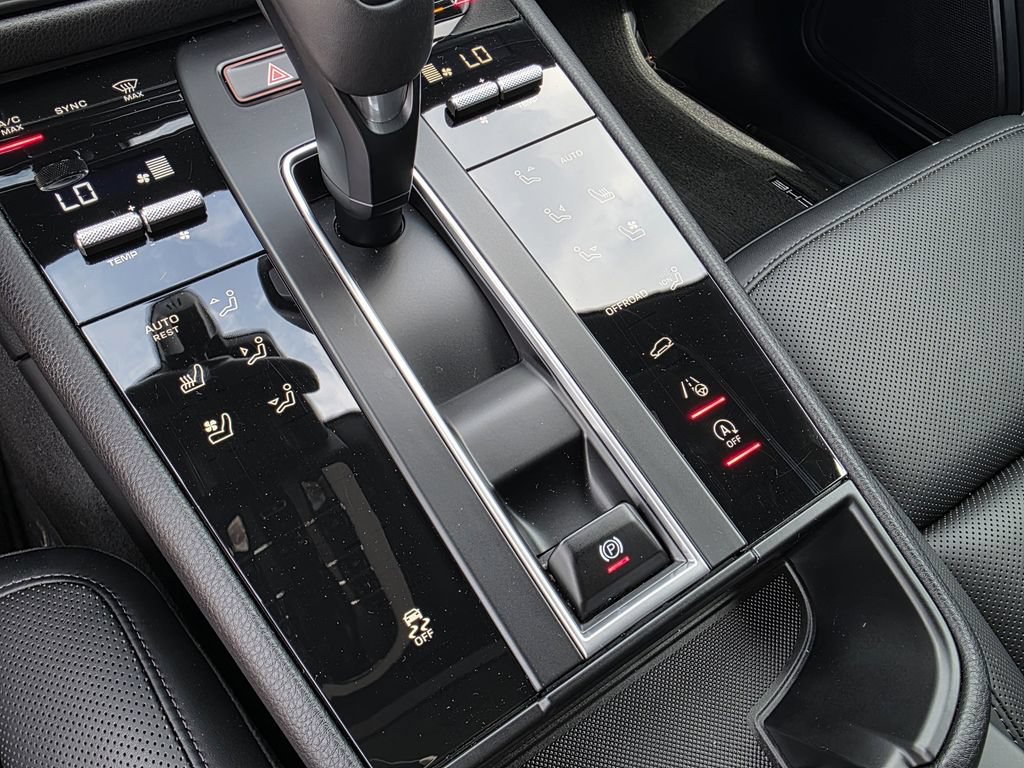 Certified 2026 Porsche Macan AWD/4WD image 20