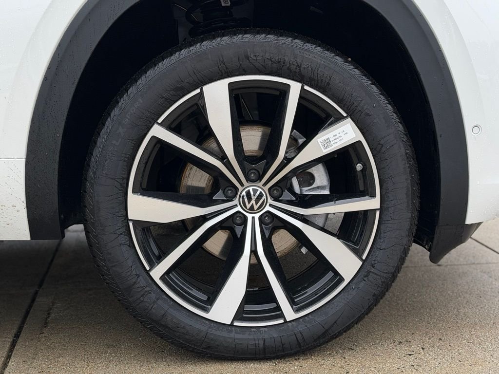 New 2026 Volkswagen Atlas SEL Premium R-Line AWD/4WD image 9
