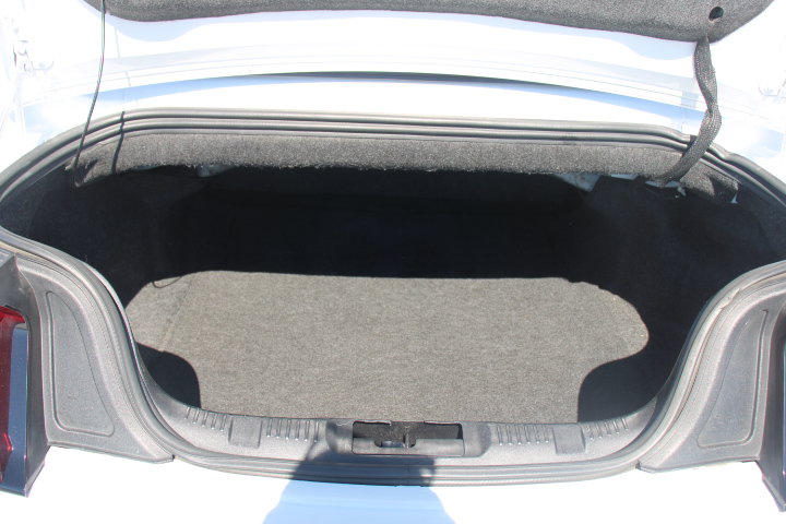 Used 2022 Ford Mustang Premium RWD image 17