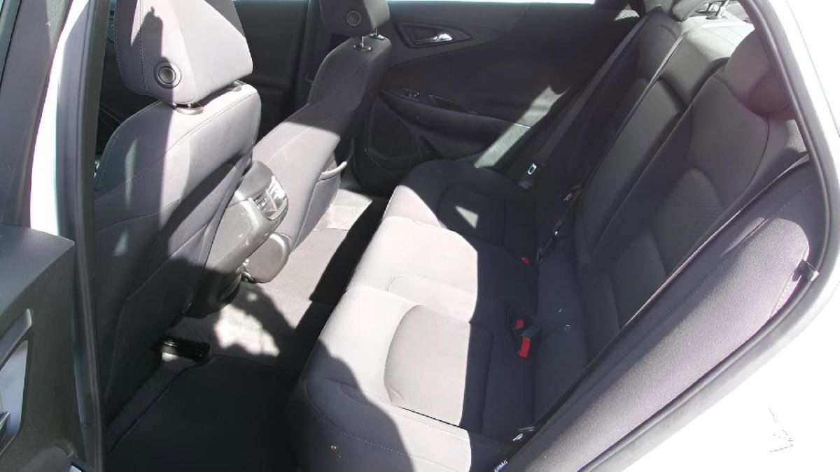 Used 2025 Chevrolet Malibu LT FWD image 8