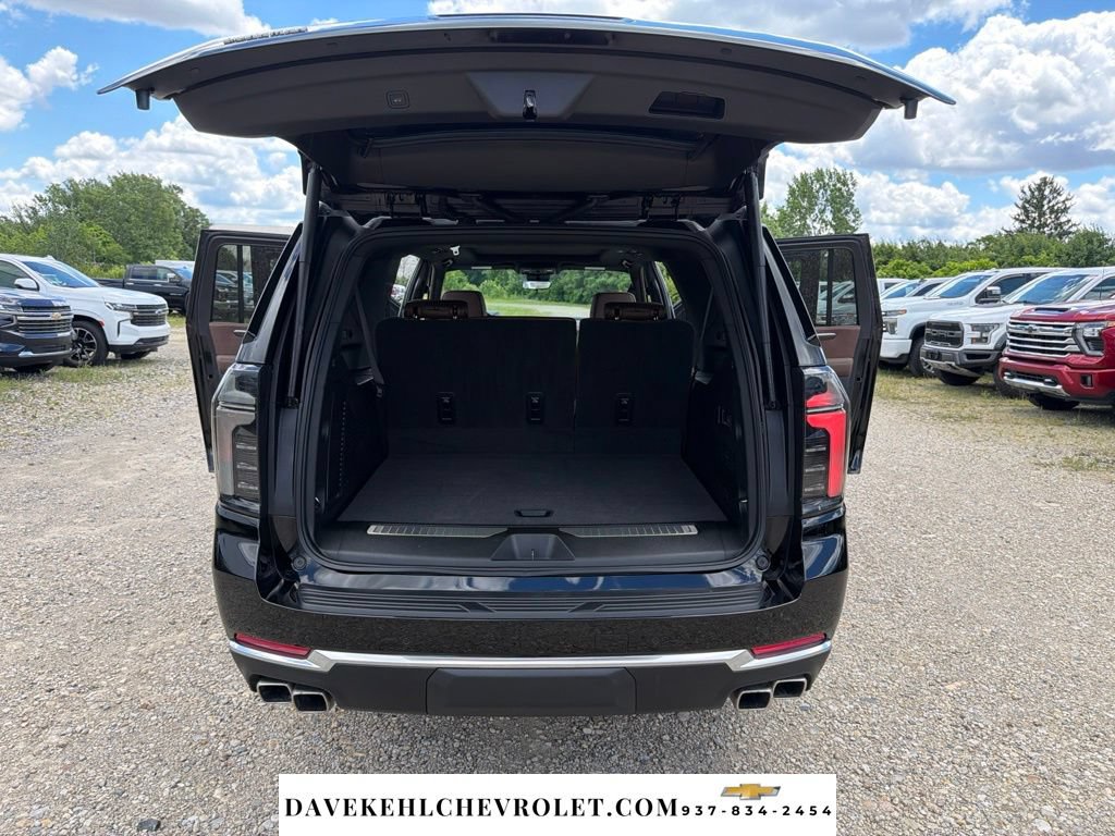 Used 2025 Chevrolet Suburban High Country w/ Sun And Tow Package AWD/4WD image 33