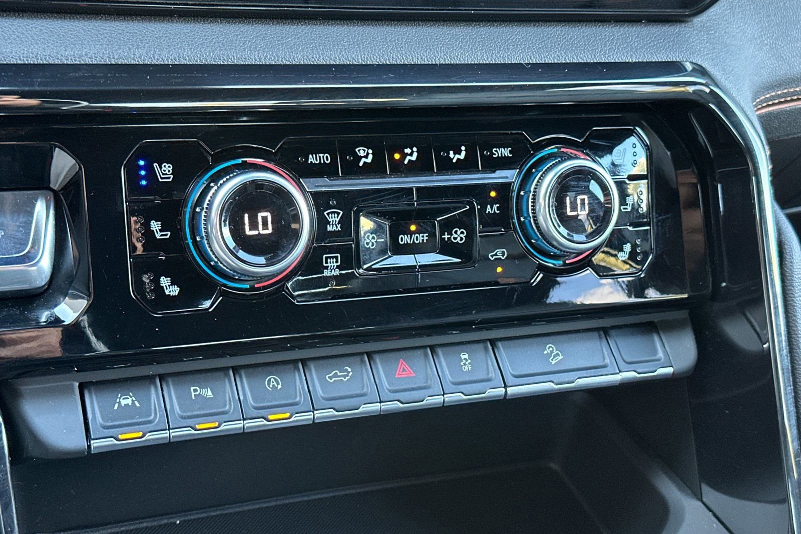 Certified 2025 GMC Sierra 1500 AT4 image 20