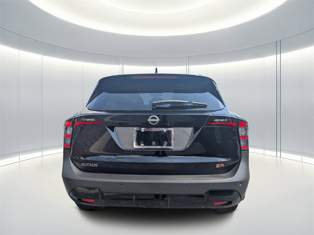 Used 2025 Nissan Kicks SR image 5