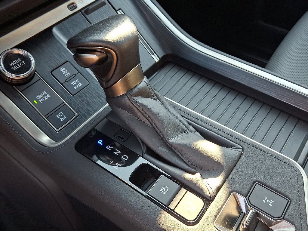 Certified 2024 Lexus GX 550 w/ Accessory Package (Z1) AWD/4WD image 17