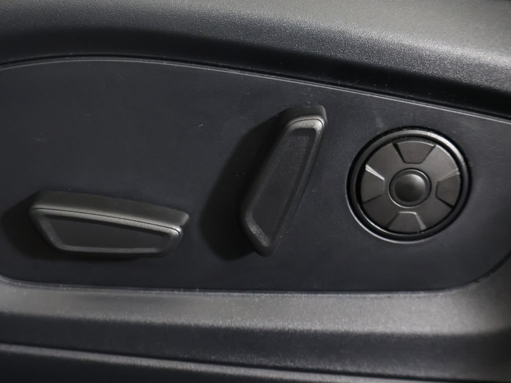 Used 2025 Ford Explorer ST AWD/4WD image 40