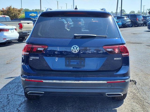Used 2021 Volkswagen Tiguan SE w/ Panoramic Sunroof Package image 5