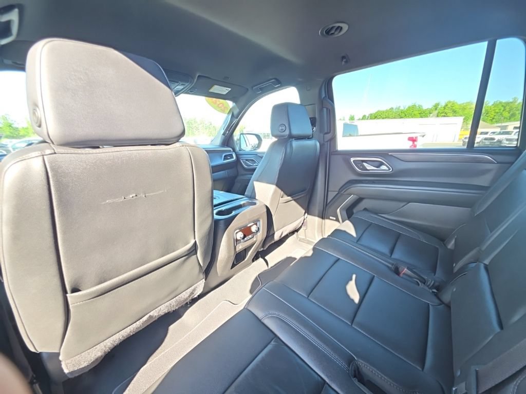 Used 2024 Chevrolet Suburban LT AWD/4WD image 16