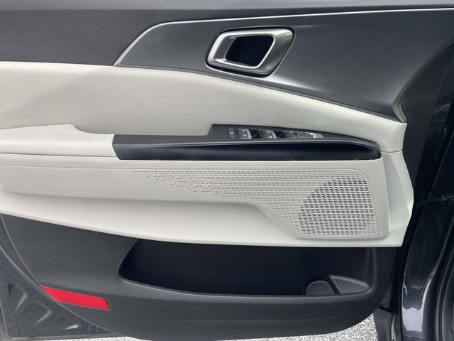 Used 2024 Kia Carnival LX image 20