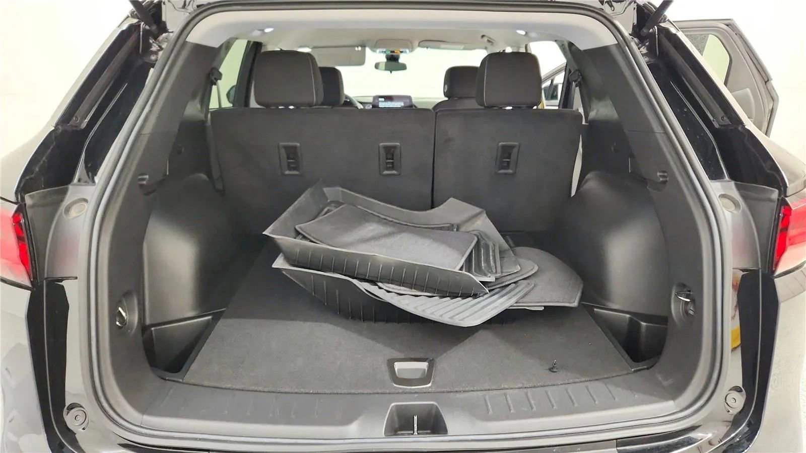 Used 2023 Chevrolet Blazer LT image 19