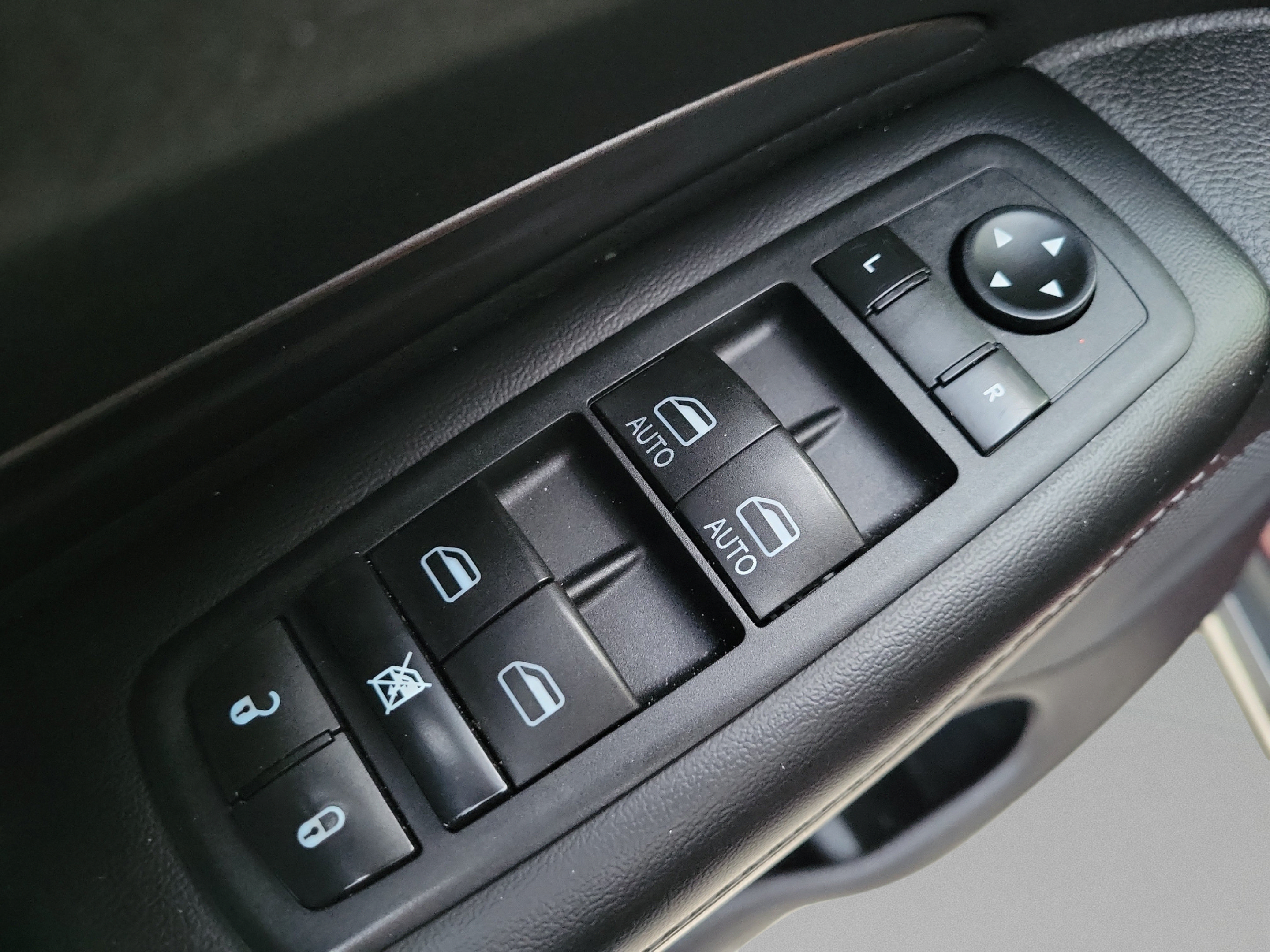 Used 2021 Dodge Durango SXT RWD image 16