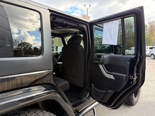 Used 2014 Jeep Wrangler Unlimited Sahara w/ Connectivity Group image 26