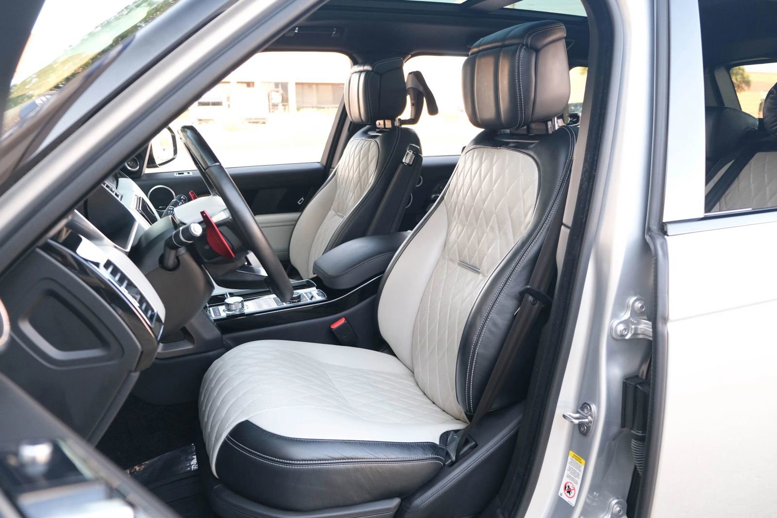 Used 2020 Land Rover Range Rover SV Autobiography Dynamic image 23