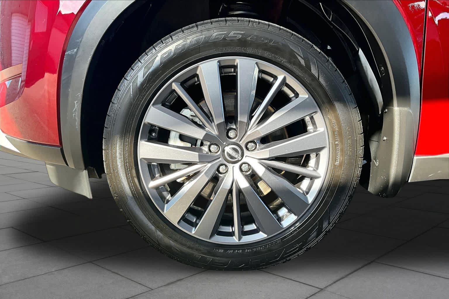 Used 2023 Nissan Pathfinder SL w/ SL Premium Package FWD image 11