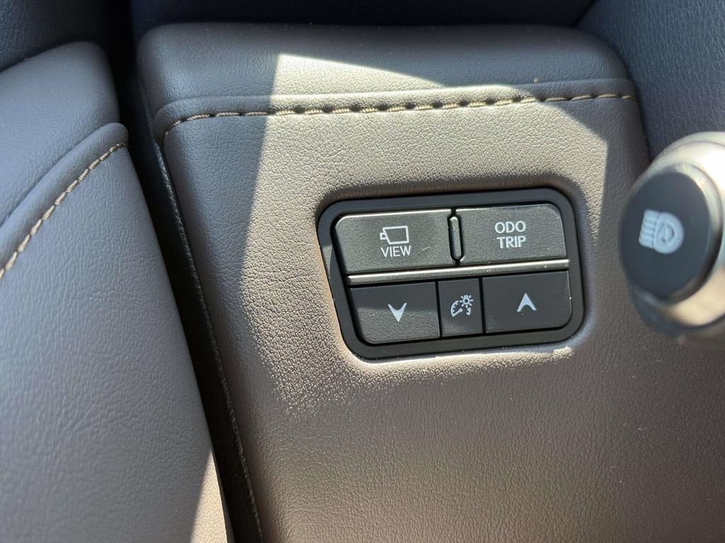 Used 2025 Lexus LX 600 4WD w/ Accessory Package (2T) image 23