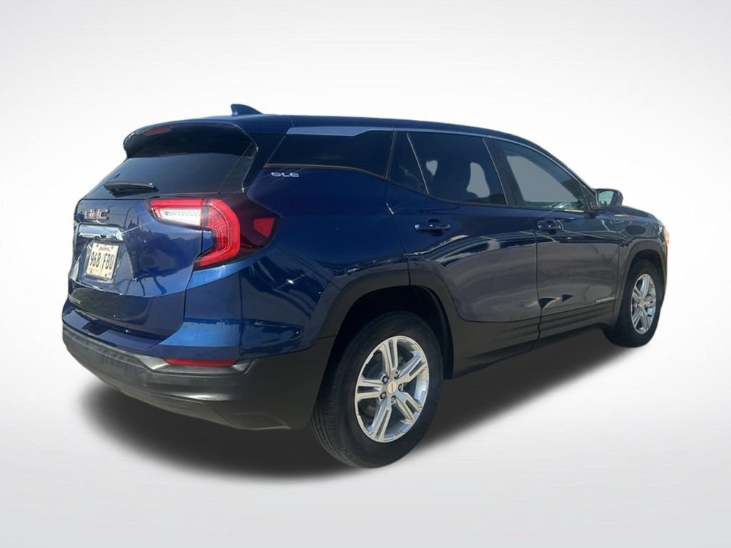 Used 2022 GMC Terrain SLE w/ LPO, Floor Liner Package FWD image 7