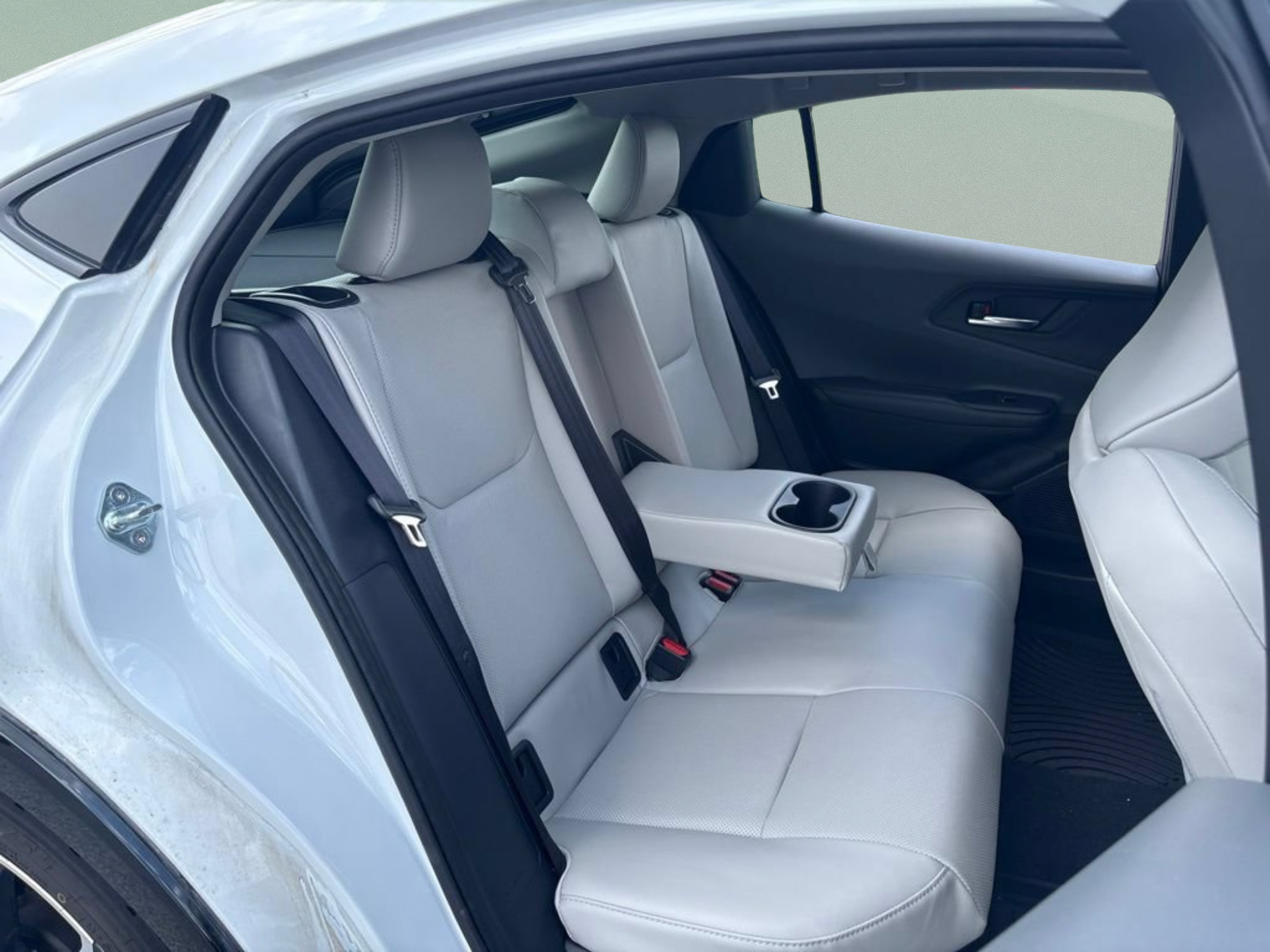 Certified 2024 Toyota Prius XLE FWD image 24