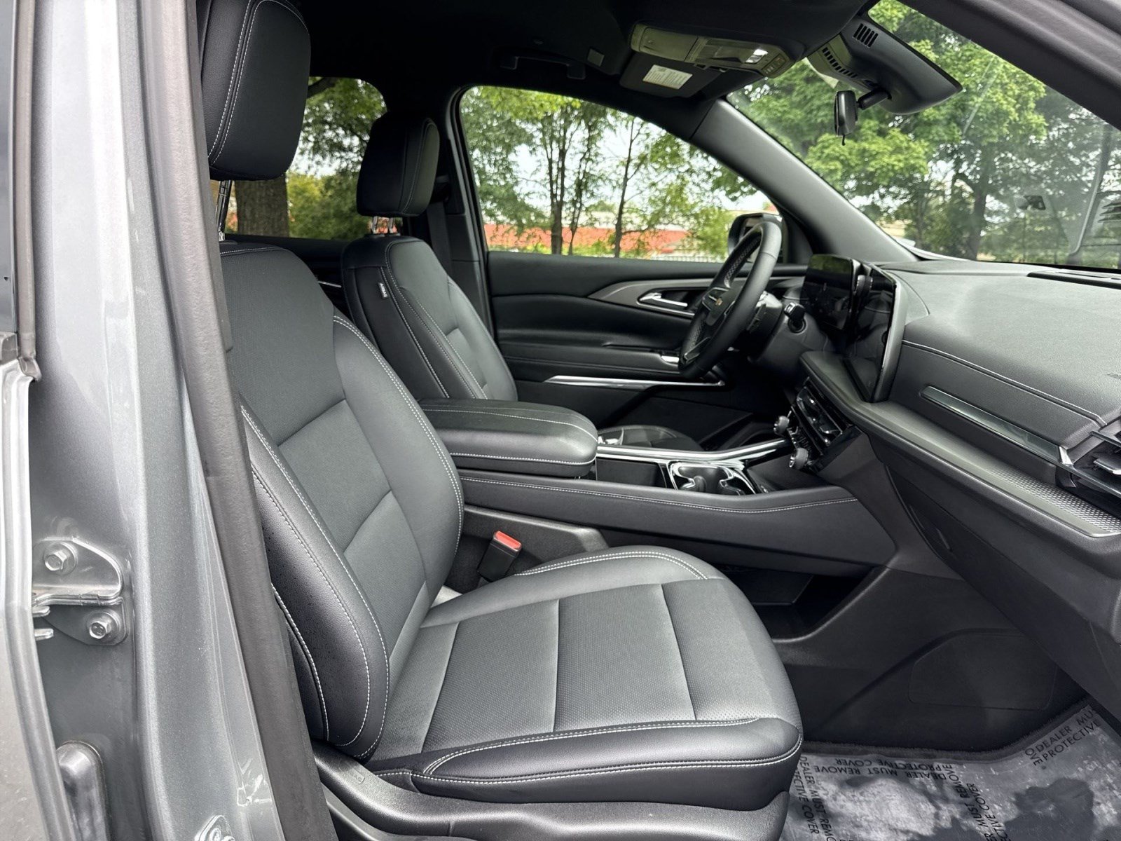 Used 2025 Chevrolet Traverse LT AWD/4WD image 26