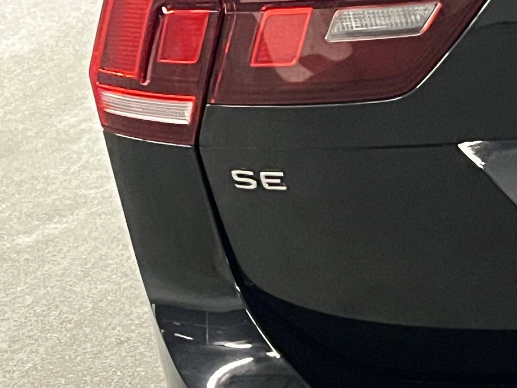 Used 2024 Volkswagen Tiguan SE R-Line image 36