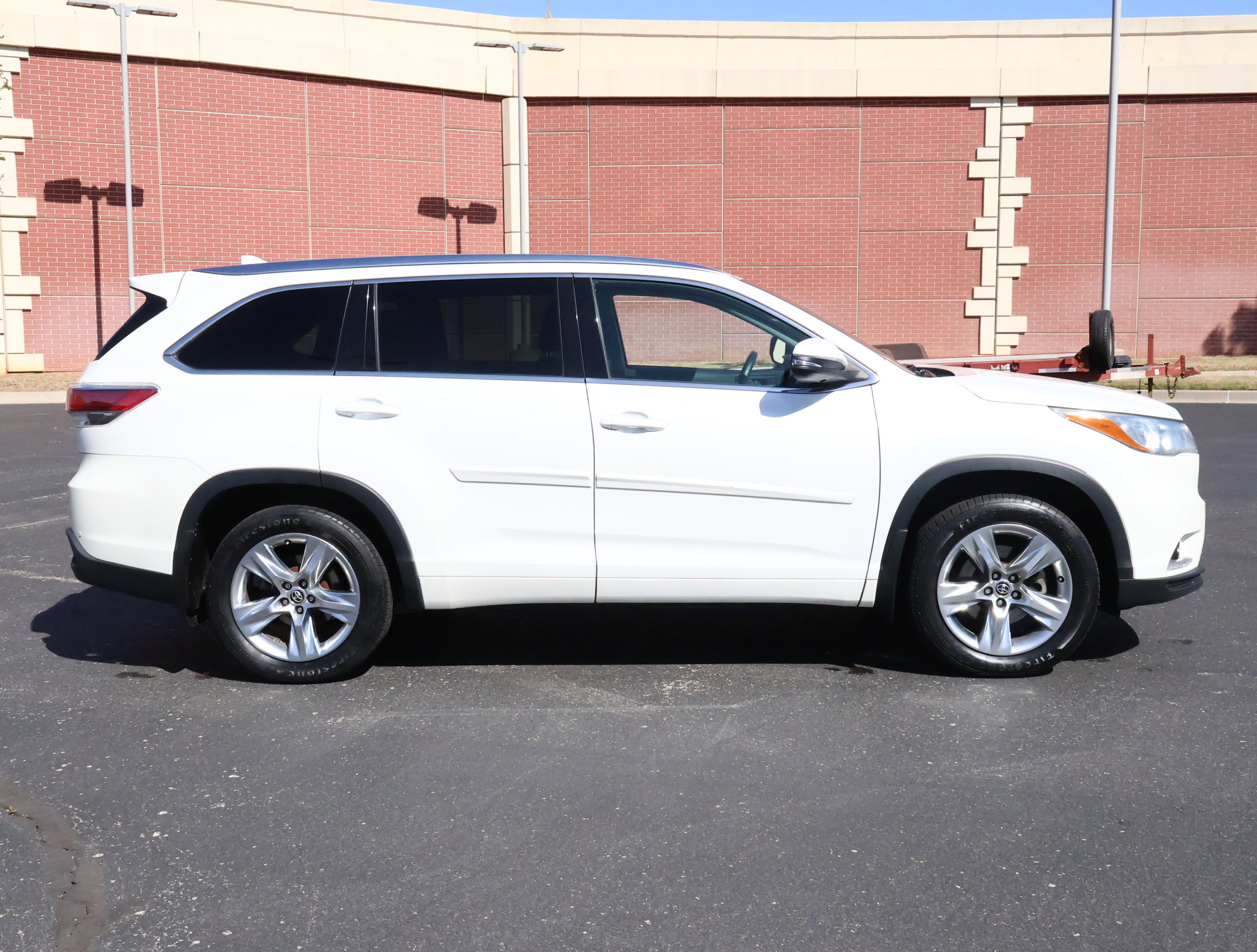 Used 2016 Toyota Highlander Limited w/ Driver Technology Package image 34