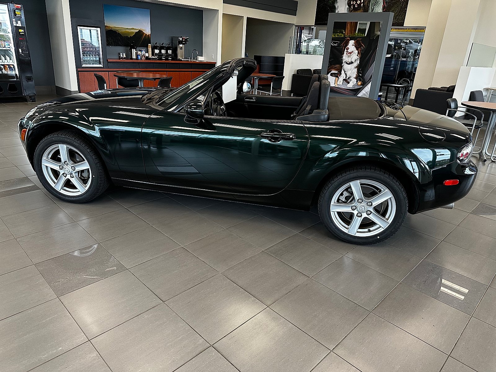 Used 2007 MAZDA MX-5 Miata Sport RWD image 6