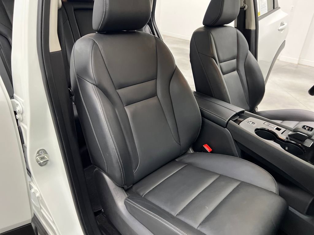 Used 2025 Nissan Rogue SL w/ Tech Package image 22