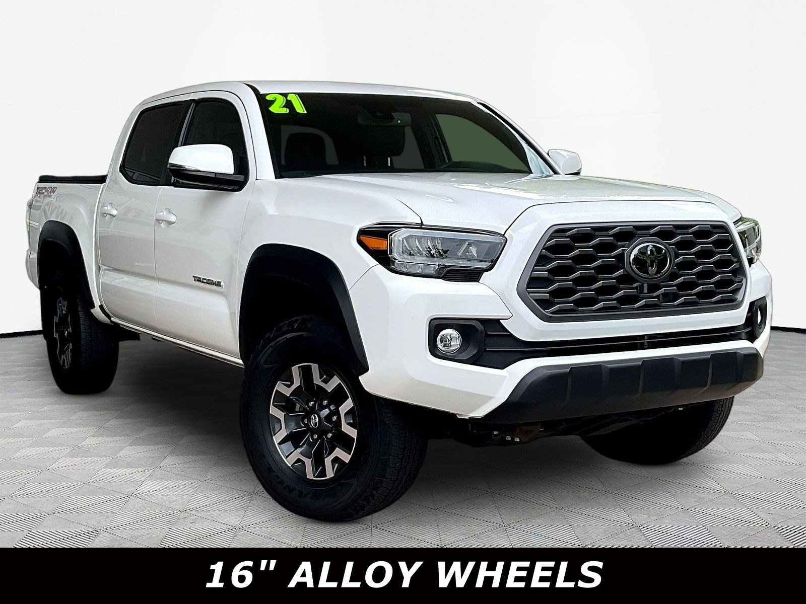 Used 2021 Toyota Tacoma TRD Off-Road w/ TRD Premium Off Road Package AWD/4WD image 3