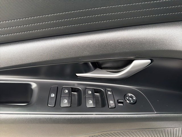 Certified 2022 Hyundai Elantra SEL image 15