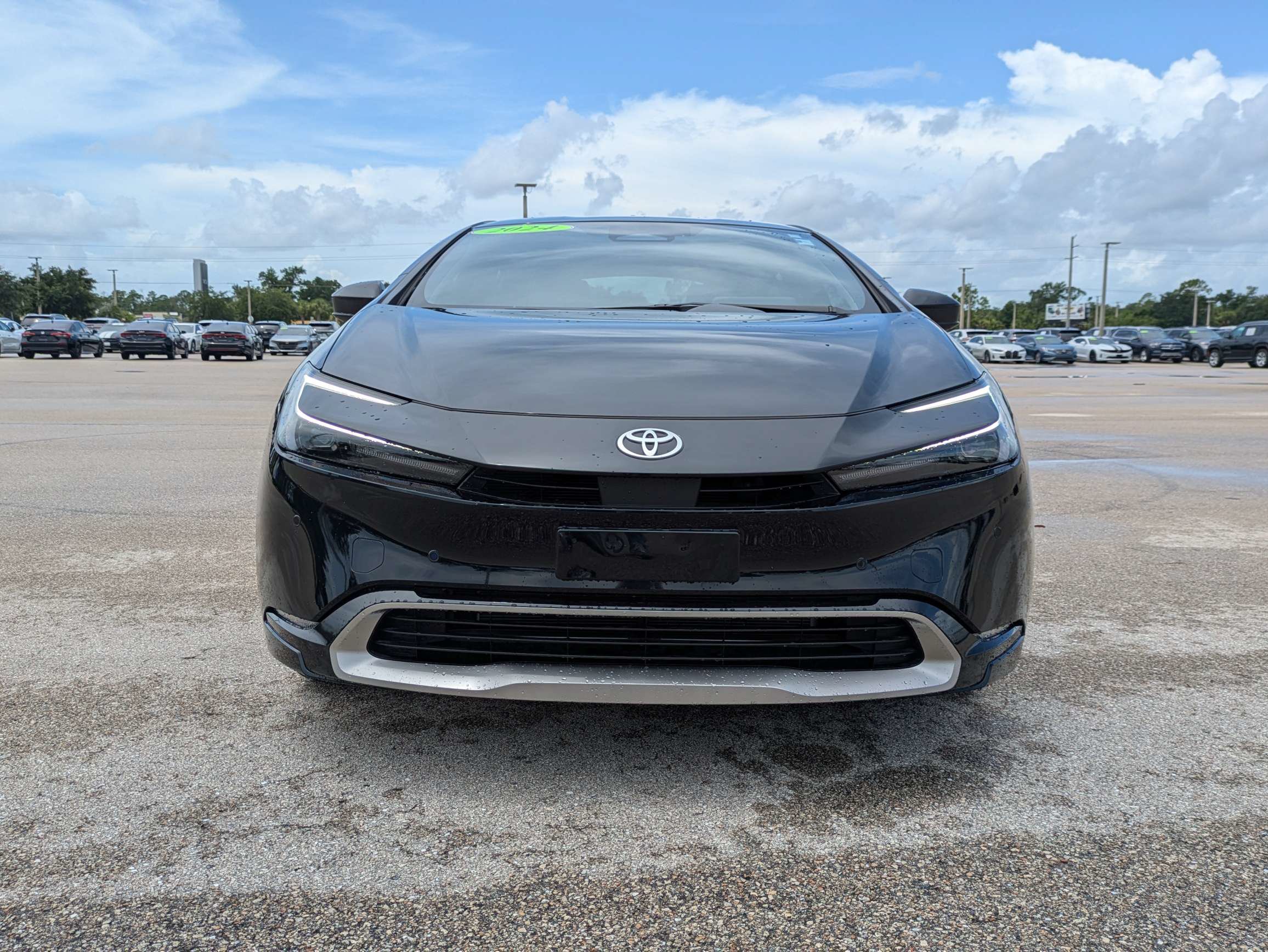 Used 2024 Toyota Prius Prime FWD image 3