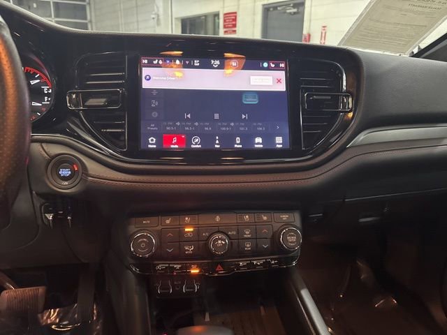 Used 2025 Dodge Durango GT image 24