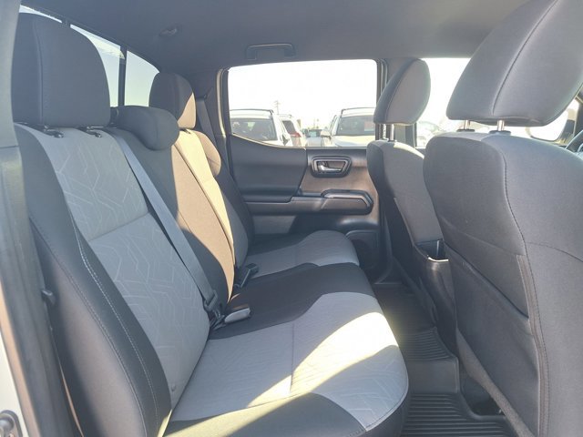 Used 2023 Toyota Tacoma TRD Off-Road image 17