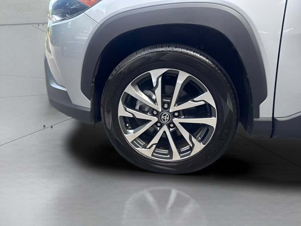 Used 2023 Toyota Corolla Cross XLE w/ Convenience Package AWD/4WD image 28