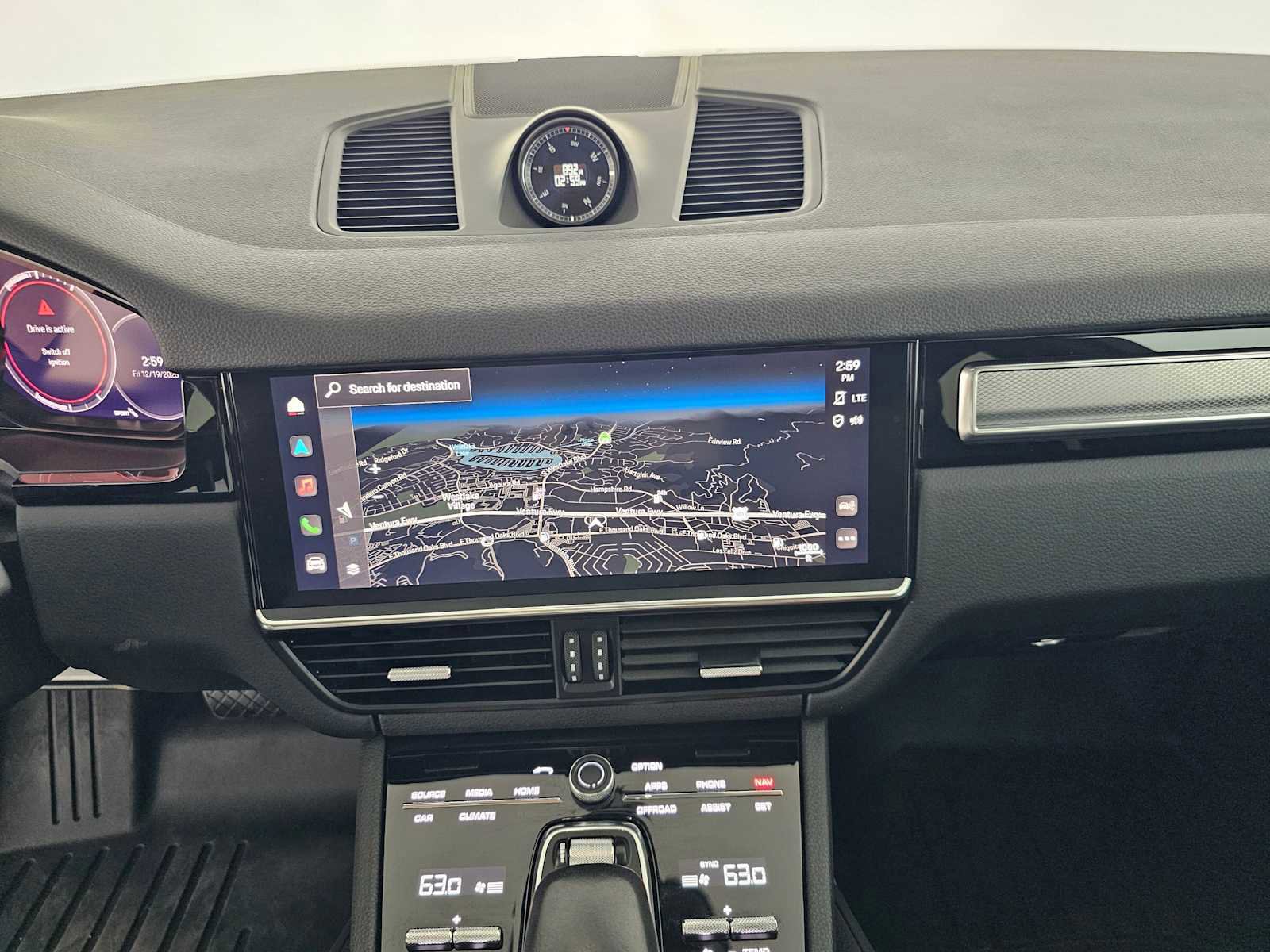 Used 2023 Porsche Cayenne Platinum Edition image 24