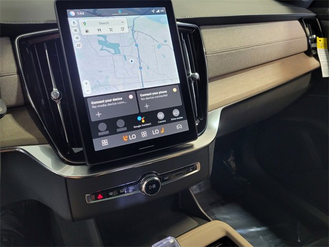 New 2026 Volvo XC90 B6 Plus w/ Protection Package Premier image 24