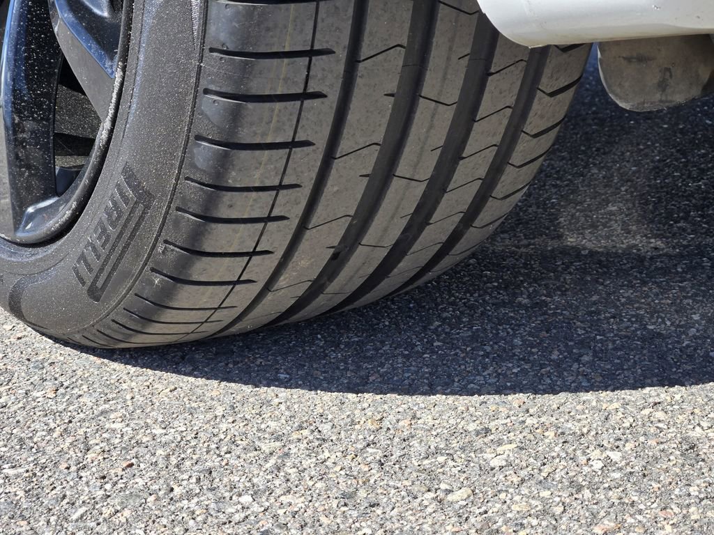 Used 2018 BMW X6 xDrive50i w/ M Sport Package image 12