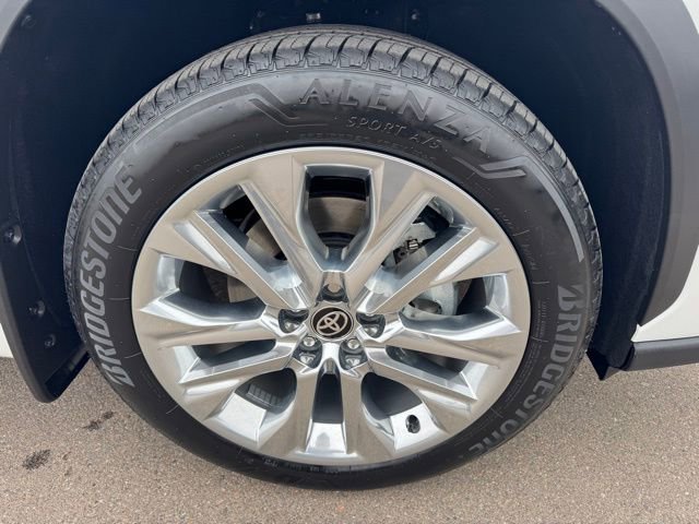 New 2026 Toyota Highlander Limited image 9