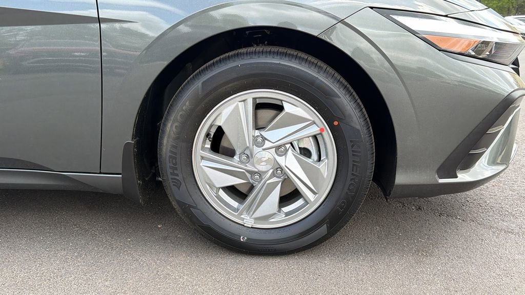 New 2026 Hyundai Elantra SE image 12