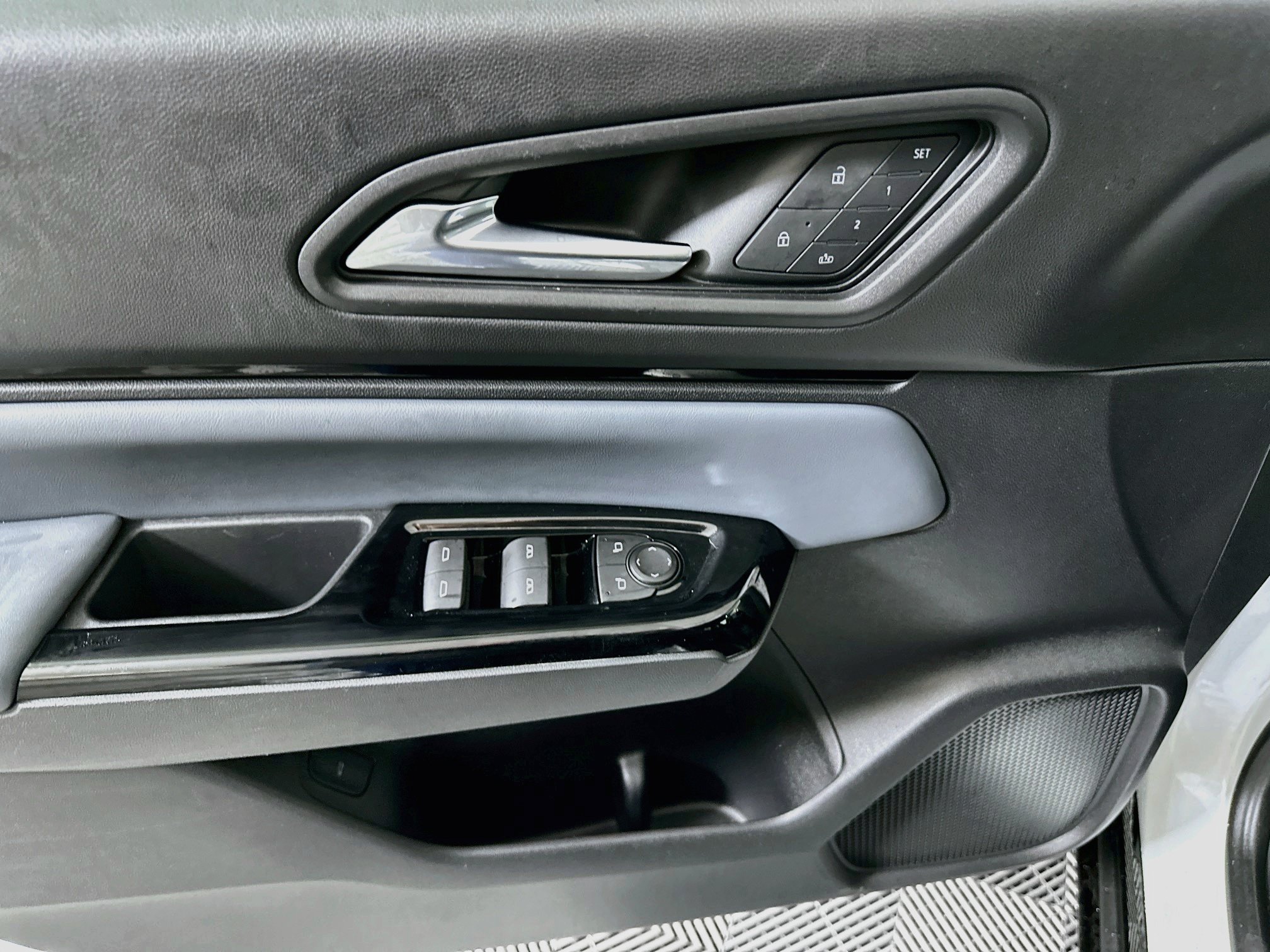 Used 2024 Honda Prologue Touring image 15