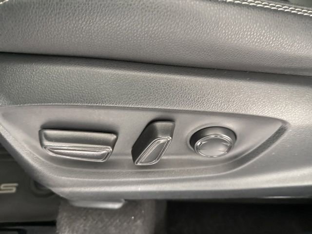 Used 2023 Toyota Corolla Cross XLE image 24