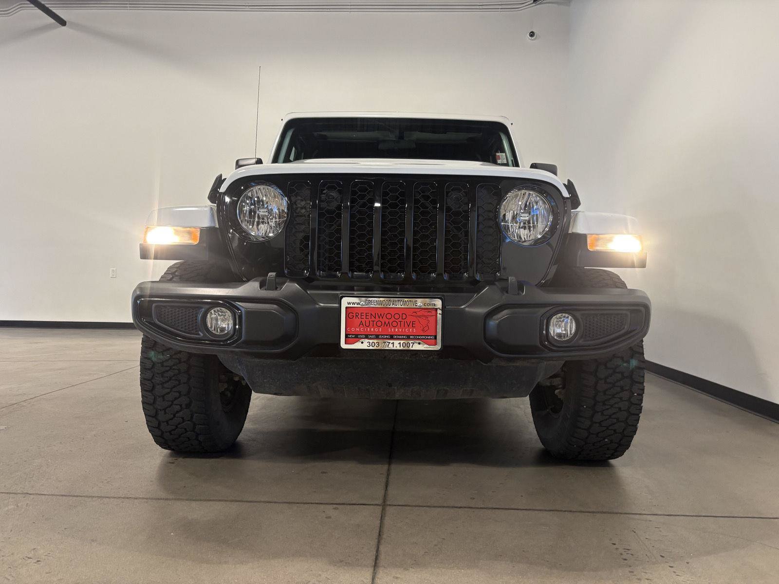 Used 2021 Jeep Gladiator Sport AWD/4WD image 9